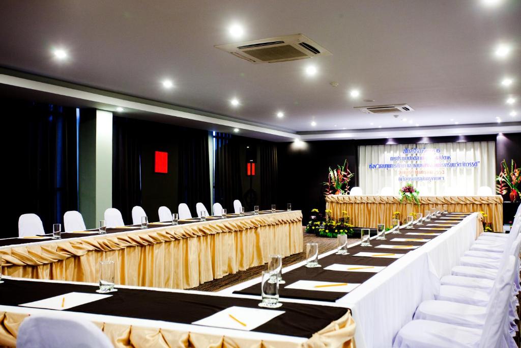 Miramar Bangkok Hotel - image 4