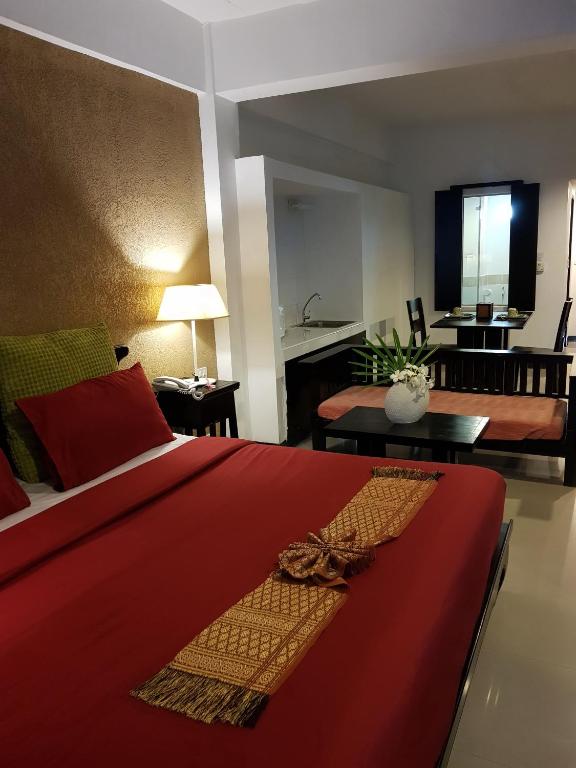 Siam Piman Hotel - image 2