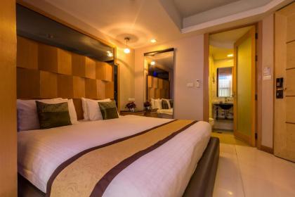 Smart Suites Hotel - image 1