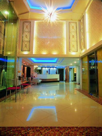 Smart Suites Hotel - image 11