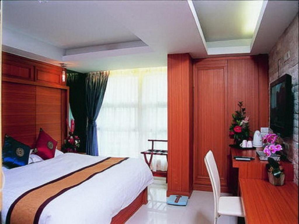 Smart Suites Hotel - image 5