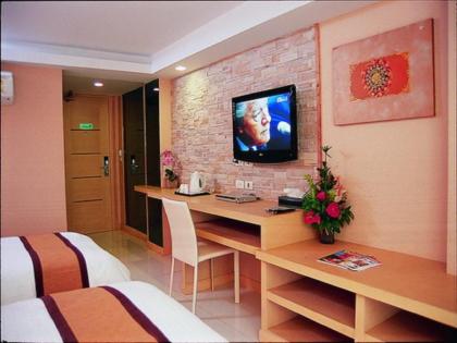 Smart Suites Hotel - image 7