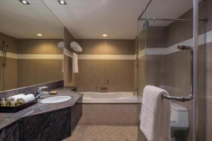 DoubleTree by Hilton Bangkok Ploenchit - image 11