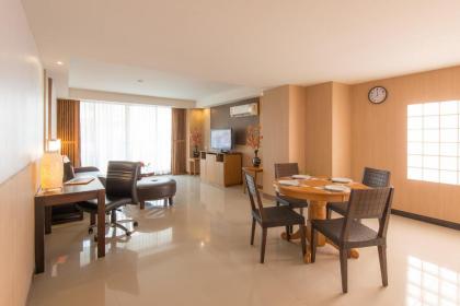 Dynasty Grande Hotel - image 1