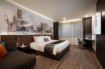 Manhattan Hotel - image 1