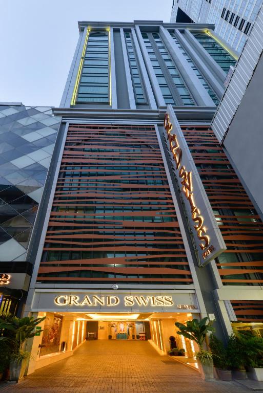 Ramada by Wyndham Bangkok Sukhumvit 11 - image 5