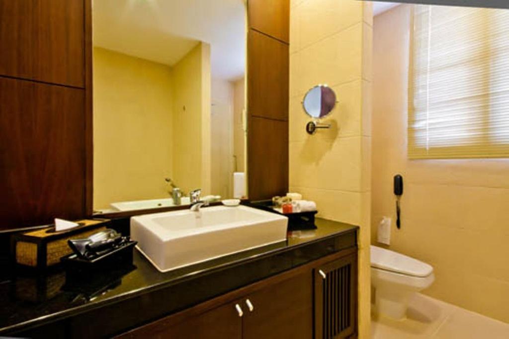 Grand Asoke Suites Boutique Residence - image 3