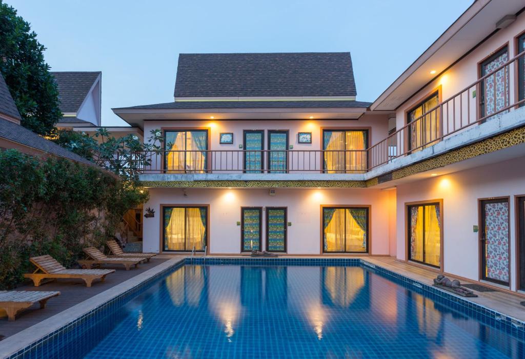 Ploy Khumthong Boutique Resort - image 6