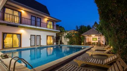 Ploy Khumthong Boutique Resort - image 8