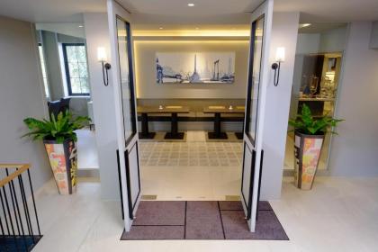 Abloom Exclusive Serviced Apartments - image 4