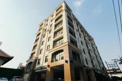 Thomson Residence Hotel - image 2