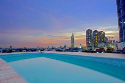 Miloft Sathorn Hotel - image 3