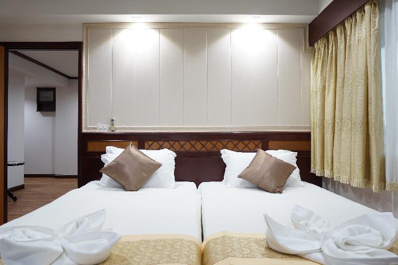 Miloft Sathorn Hotel - image 4