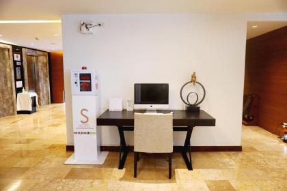 S33 Compact Sukhumvit Hotel - image 6