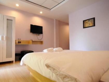 Room @ Vipa Guest House - image 9