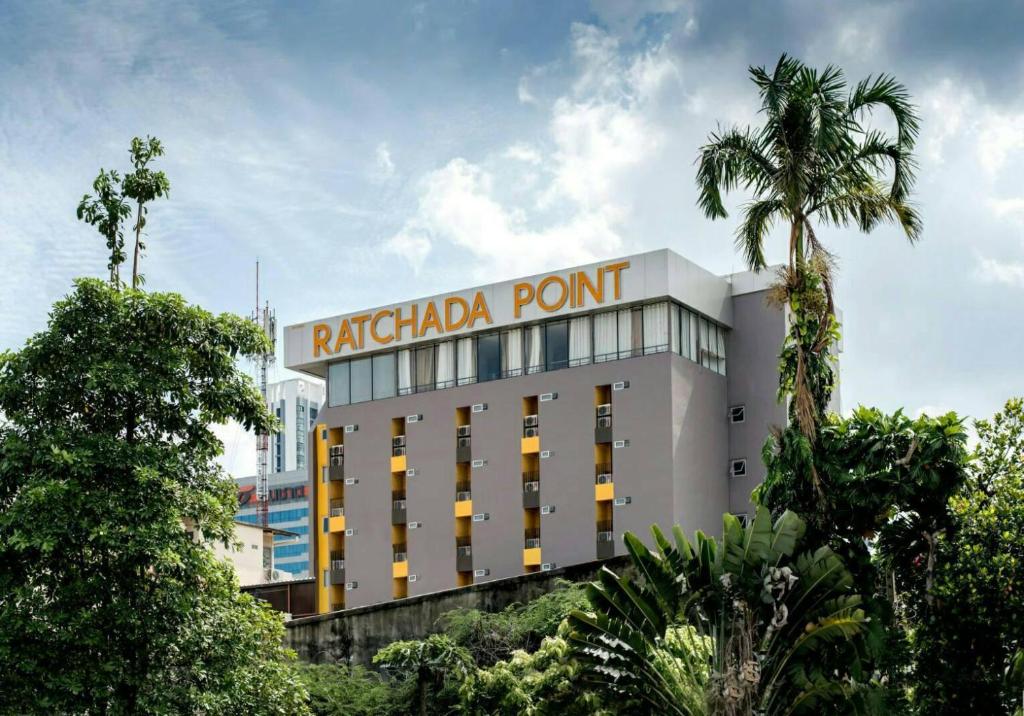 Ratchada Point Hotel - image 6