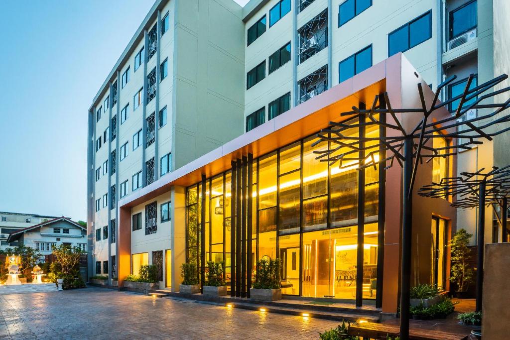 Aim House Bangkok Hotel (SHA Certified) - main image