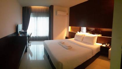 The Bangkok Airport Link Suite - image 10