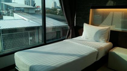 The Bangkok Airport Link Suite - image 14