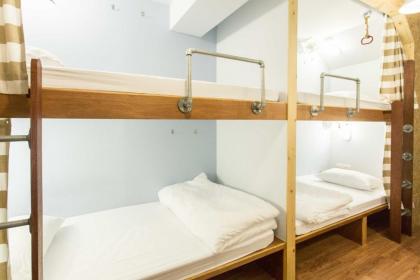 Barn & Bed Hostel - image 11