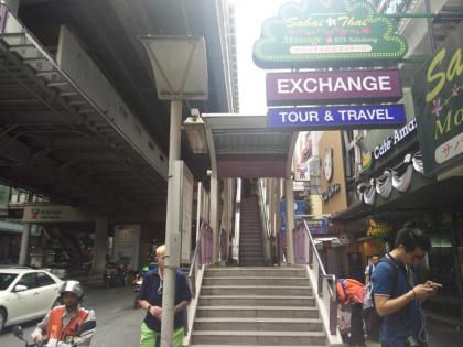 D Varee Xpress Pula Silom Bangkok - image 7