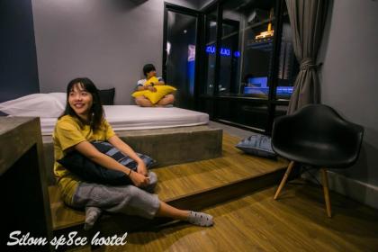 Silom SPACE Hostel - image 2