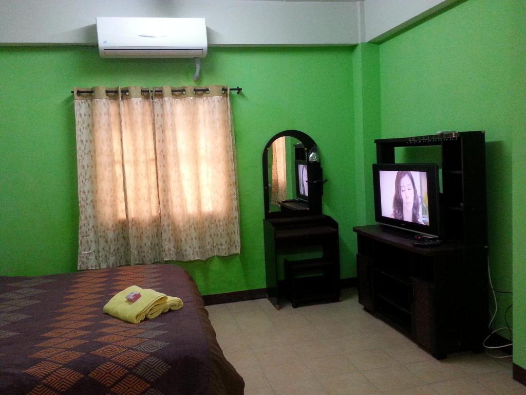 Roong-Arun Apartment - image 3