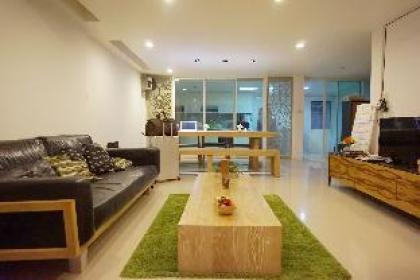 5BR & 5Bath cozy house erawan Bangkok 