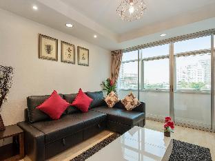 Spacious two-bedroom apartment with full amenities - image 4