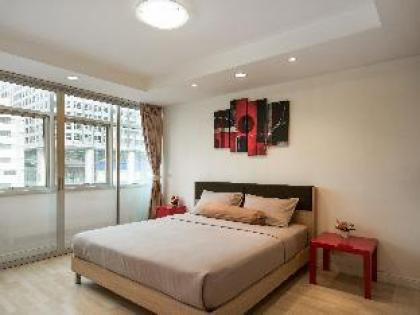 Spacious two-bedroom apartment with full amenities - image 7