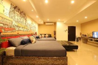 Spacious 4 pax 8 mins BTS Free WIFI Near Silom - image 13