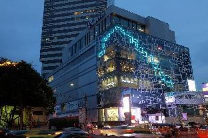 High Floor/ Luxury Sky swimming pool 