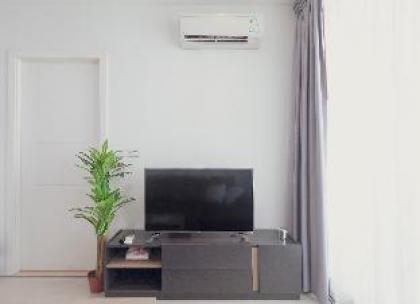 Condo TC GREEN 40sqm 1 BR WITH WiFi POOL & GYM - image 10