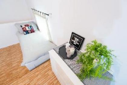 Duplex 2 BR  Apartment  Asoke BTS - image 3