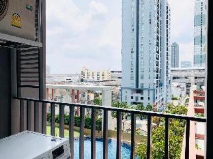 Cozy Swimming pool View Condo @ Taopoon MRT  - image 18