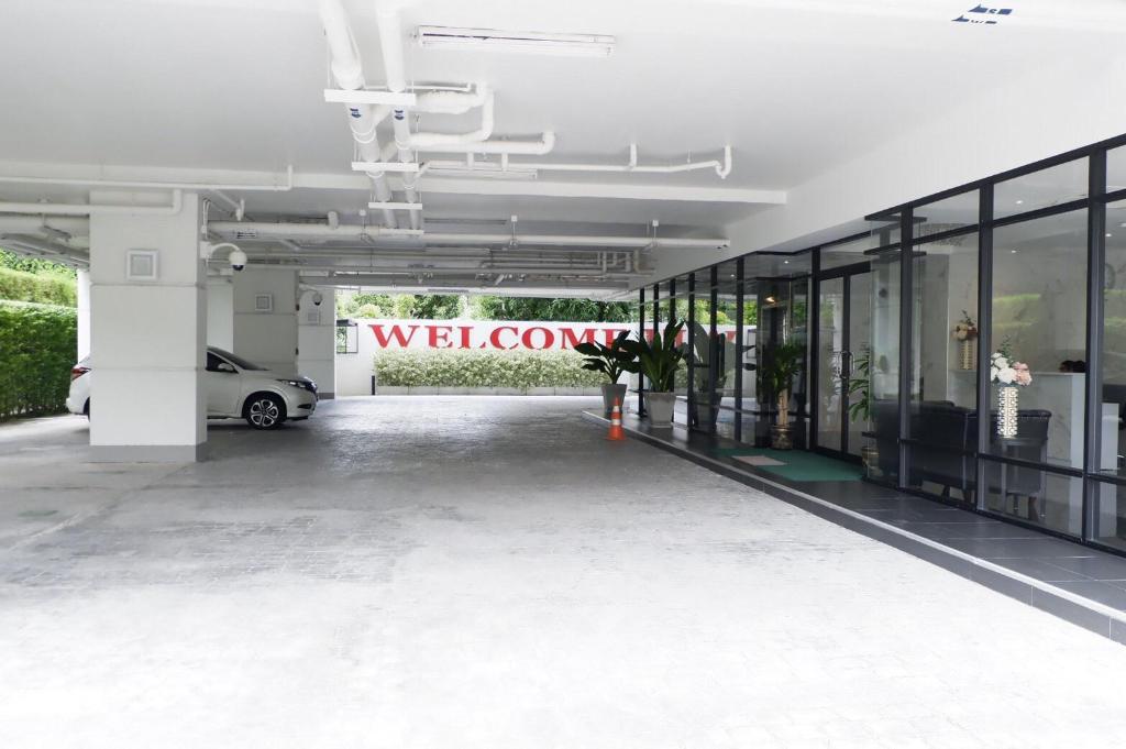 Pacific Residence (Sukhumvit 39) - image 6