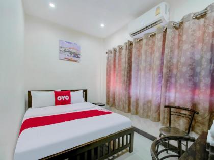 OYO 253 KK 11 Boutique Inn - image 8