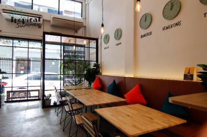 Tropical Summer Cafe & Hostel - image 11