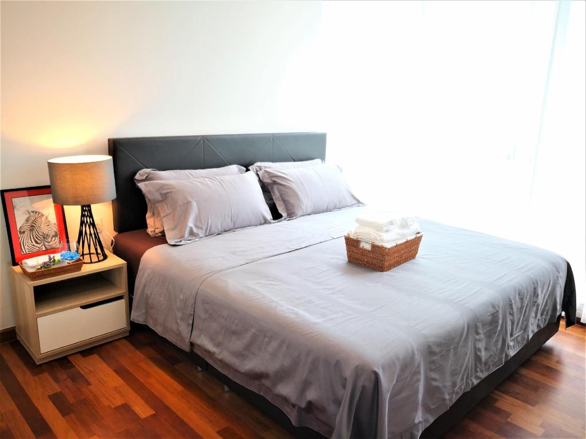 2BR luxury new condo Bangkok center 350M to BTS - image 2