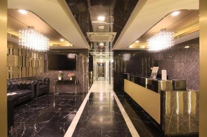 Pratunam Atrium Hotel - image 1