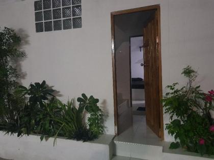 SAMs Guest House - image 11