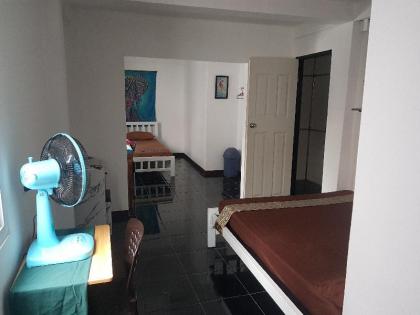 SAMs Guest House - image 18