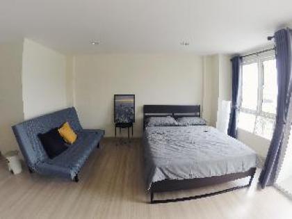 Hostbox Bangkok - Triple Room - image 7