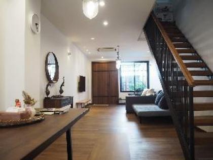 Splendid Wooden furnished home in Ekamai/Thonglo Bangkok 