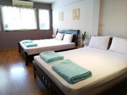 Two large rooms for ten people in Chatuchak area - image 10