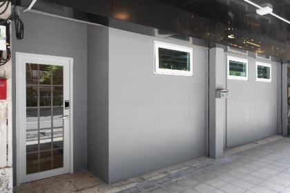 U2 Large 2 Bedrooms 100m to BTS station - image 5