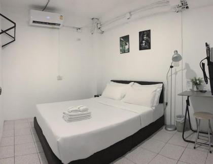 Gfeel Hostel (Private bedrrom and bathroom) - image 9