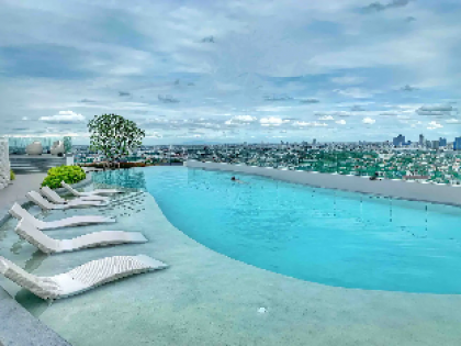 T1 Bangkok 33rd Floor Infinity Pool Stylish Condo - image 10