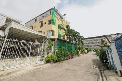 OYO 471 Sunshine Apartment - image 11