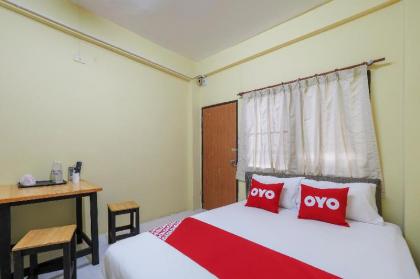 OYO 471 Sunshine Apartment - image 4